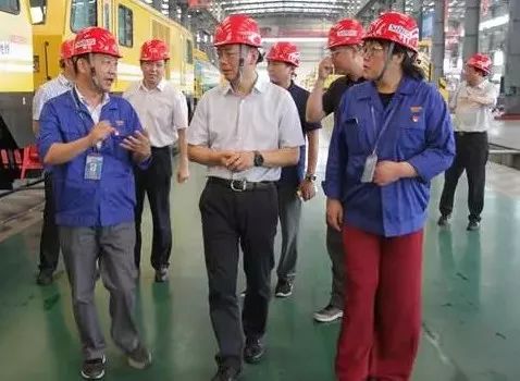 湖北省督查组、省税务局副局长杨绪春一行莅临FH（中国）重工参观考察